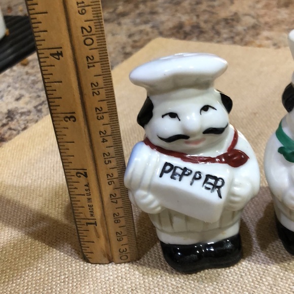 Vintage-Looking Chef Salt and Pepper Shakers - Picture 8 of 8